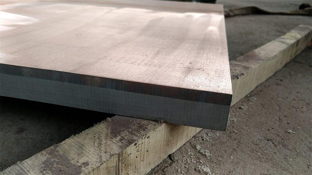 stainless steel and carbon steel composite materials